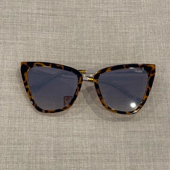 Quay Australia Accessories - Quay Australia Reina brown tortoiseshell mirror lens sunglasses